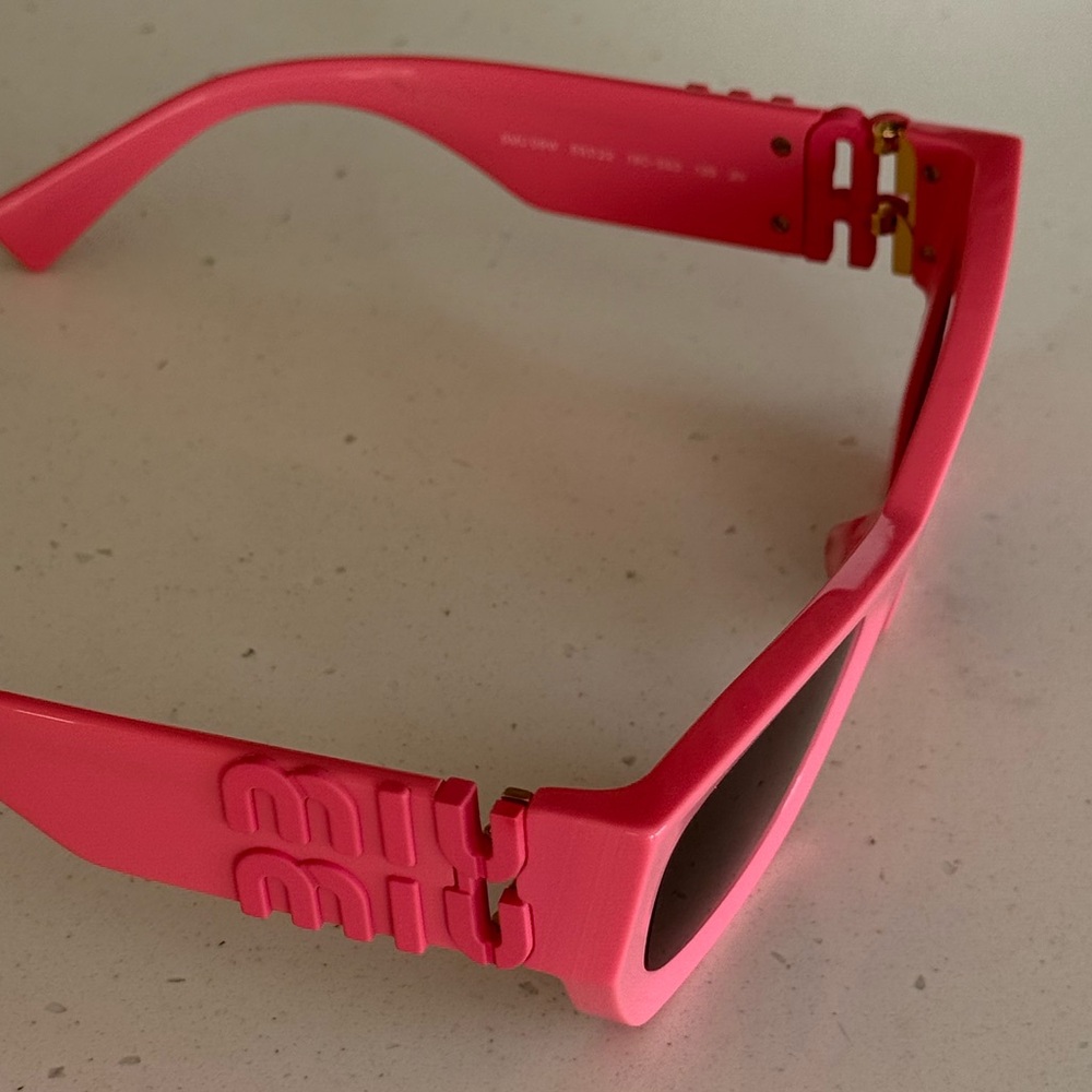 Miu Miu Eyewear Rectangle Frame Sunglasses Pink - Picture 11 of 12